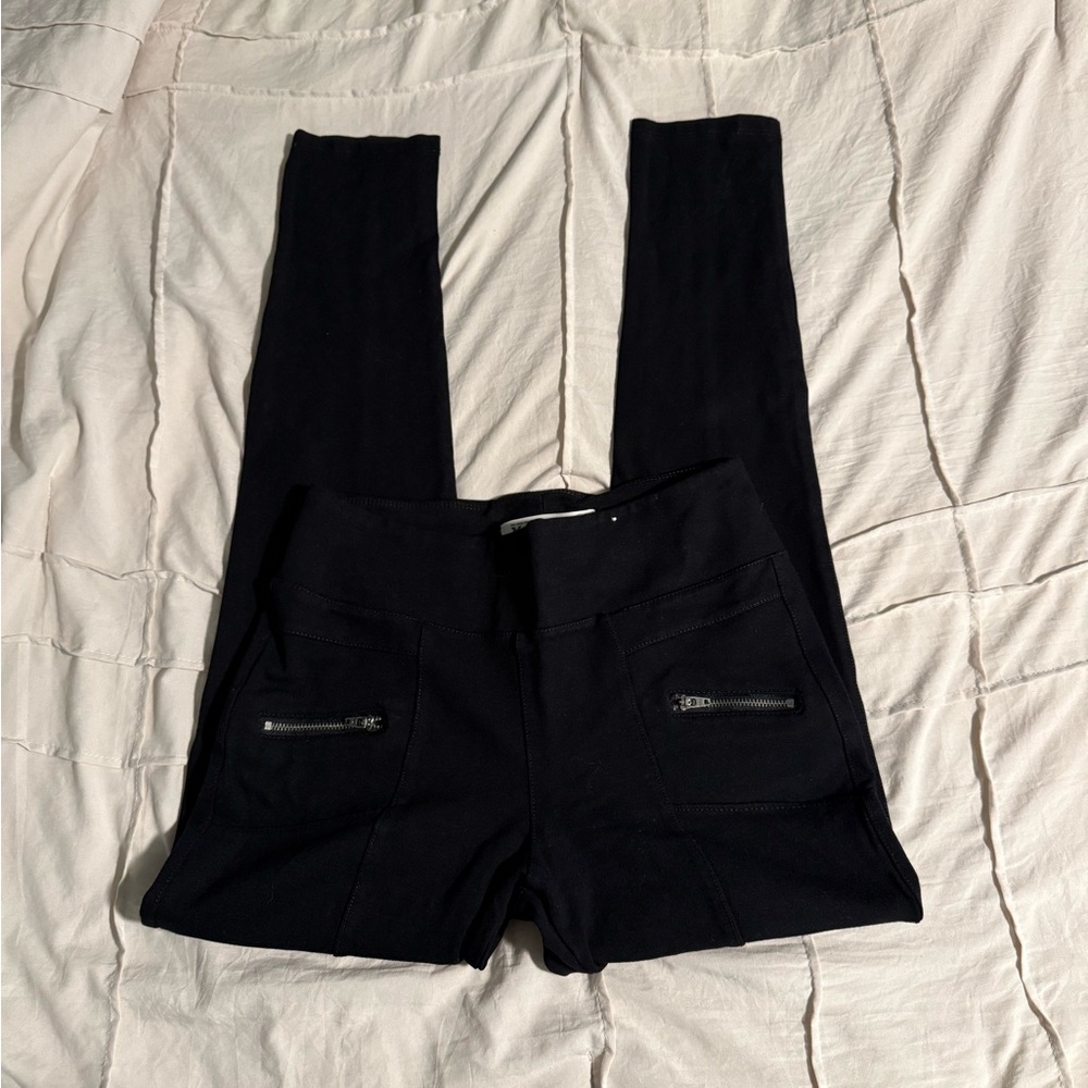 10 Items for $20: Mudd Black Stretch Leggings